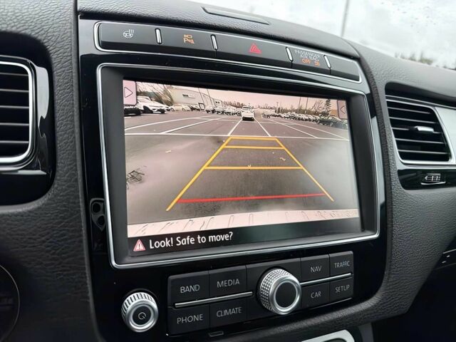 Черный Фольксваген Туарег, объемом двигателя 3 л и пробегом 68 тыс. км за 4700 $, фото 10 на Automoto.ua