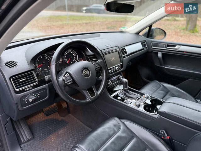 Чорний Фольксваген Туарег, об'ємом двигуна 3 л та пробігом 123 тис. км за 34900 $, фото 35 на Automoto.ua