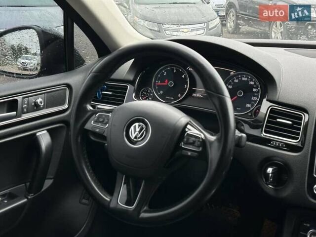 Чорний Фольксваген Туарег, об'ємом двигуна 3 л та пробігом 271 тис. км за 23900 $, фото 12 на Automoto.ua