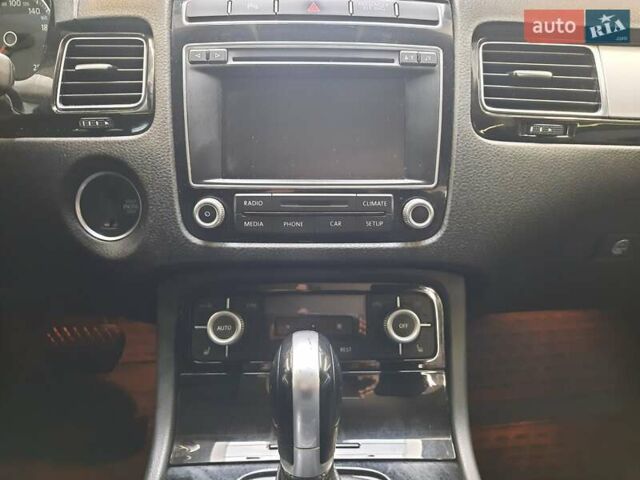 Чорний Фольксваген Туарег, об'ємом двигуна 2.97 л та пробігом 248 тис. км за 24800 $, фото 12 на Automoto.ua