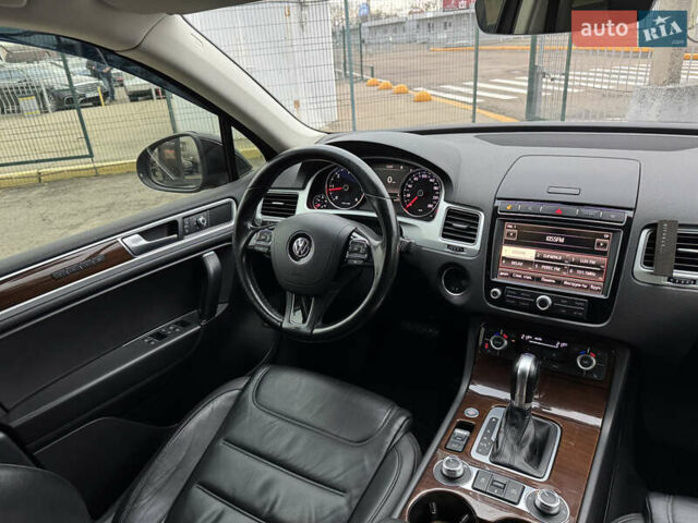 Черный Фольксваген Туарег, объемом двигателя 2.97 л и пробегом 278 тыс. км за 23990 $, фото 43 на Automoto.ua
