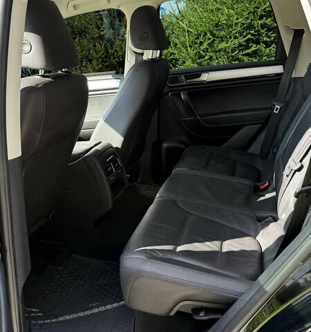 Черный Фольксваген Туарег, объемом двигателя 3 л и пробегом 210 тыс. км за 25000 $, фото 1 на Automoto.ua