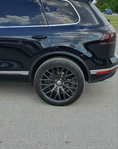 Черный Фольксваген Туарег, объемом двигателя 3 л и пробегом 230 тыс. км за 34500 $, фото 28 на Automoto.ua