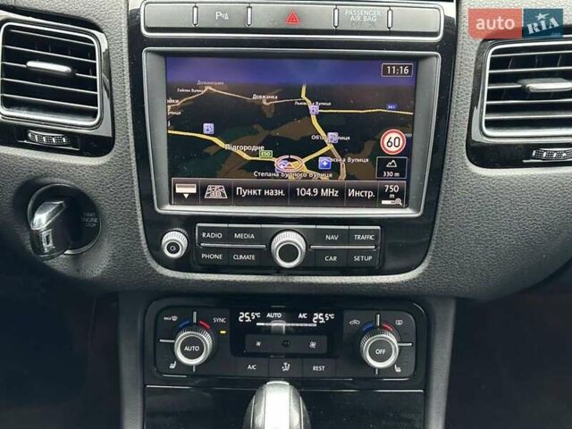 Чорний Фольксваген Туарег, об'ємом двигуна 3 л та пробігом 271 тис. км за 23900 $, фото 11 на Automoto.ua