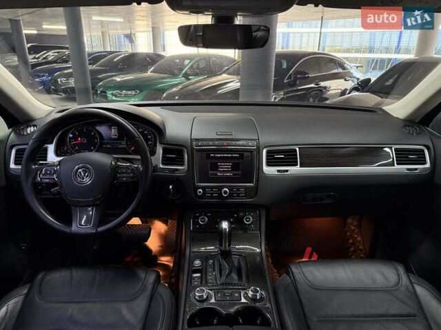 Черный Фольксваген Туарег, объемом двигателя 3 л и пробегом 162 тыс. км за 32900 $, фото 23 на Automoto.ua