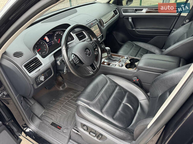 Черный Фольксваген Туарег, объемом двигателя 2.97 л и пробегом 278 тыс. км за 23990 $, фото 23 на Automoto.ua