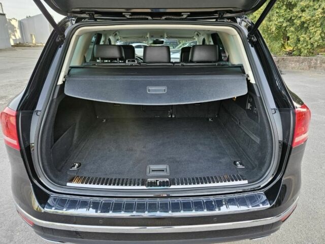 Черный Фольксваген Туарег, объемом двигателя 3 л и пробегом 253 тыс. км за 25000 $, фото 9 на Automoto.ua