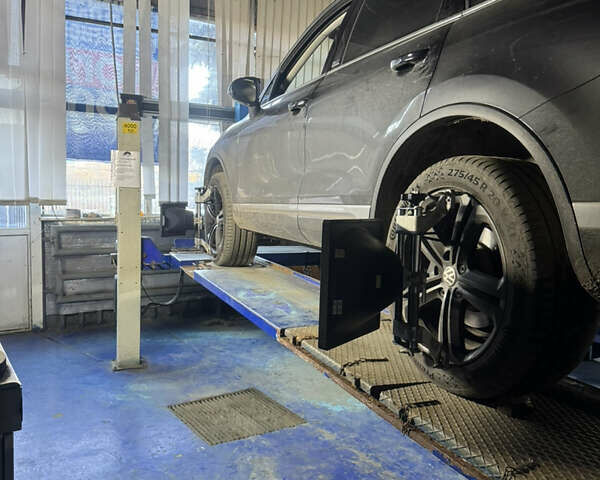 Черный Фольксваген Туарег, объемом двигателя 2.97 л и пробегом 259 тыс. км за 29700 $, фото 41 на Automoto.ua