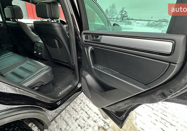 Черный Фольксваген Туарег, объемом двигателя 3 л и пробегом 223 тыс. км за 30000 $, фото 27 на Automoto.ua