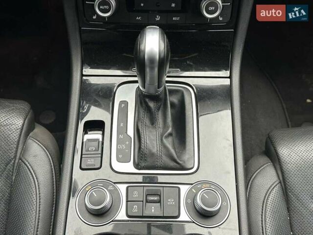 Чорний Фольксваген Туарег, об'ємом двигуна 3 л та пробігом 271 тис. км за 23900 $, фото 14 на Automoto.ua