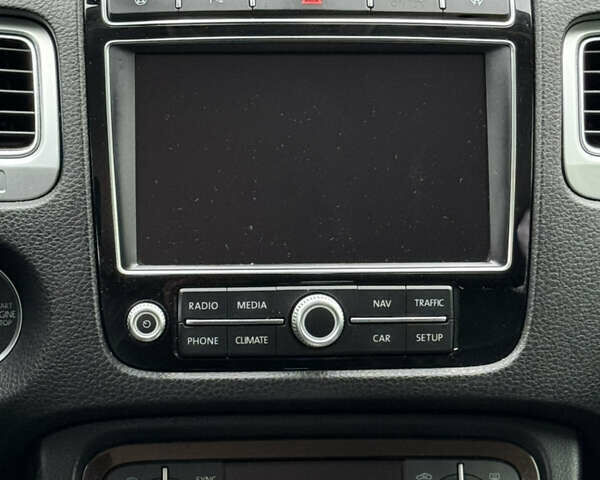 Чорний Фольксваген Туарег, об'ємом двигуна 3 л та пробігом 253 тис. км за 29700 $, фото 5 на Automoto.ua