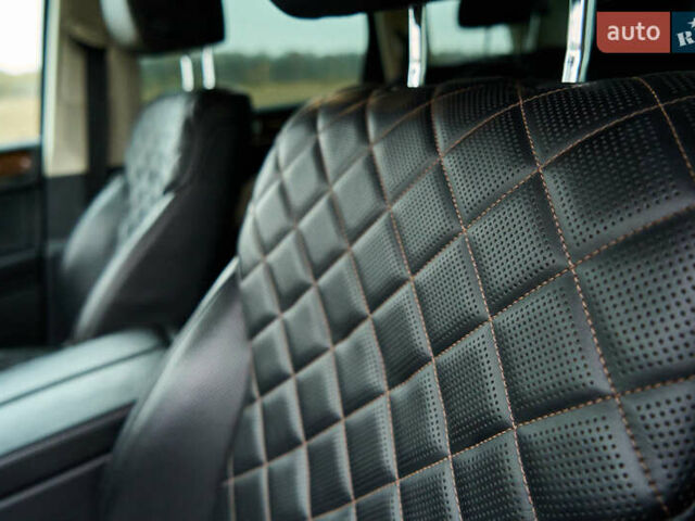 Черный Фольксваген Туарег, объемом двигателя 2.97 л и пробегом 259 тыс. км за 29700 $, фото 23 на Automoto.ua