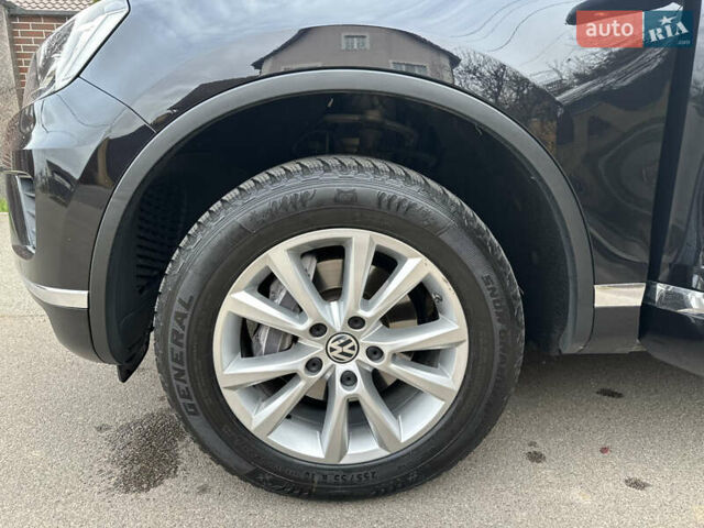 Чорний Фольксваген Туарег, об'ємом двигуна 3 л та пробігом 218 тис. км за 26800 $, фото 13 на Automoto.ua