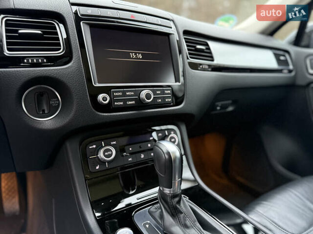 Чорний Фольксваген Туарег, об'ємом двигуна 3 л та пробігом 123 тис. км за 34900 $, фото 39 на Automoto.ua