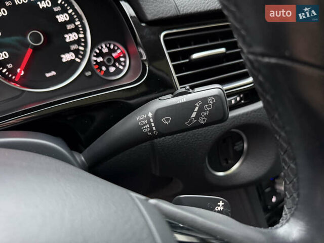 Чорний Фольксваген Туарег, об'ємом двигуна 3 л та пробігом 123 тис. км за 34900 $, фото 47 на Automoto.ua