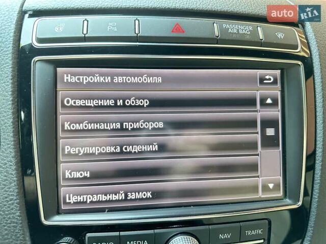Чорний Фольксваген Туарег, об'ємом двигуна 3 л та пробігом 191 тис. км за 38600 $, фото 32 на Automoto.ua