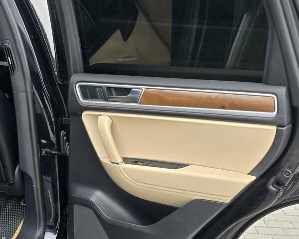 Черный Фольксваген Туарег, объемом двигателя 3 л и пробегом 230 тыс. км за 34500 $, фото 14 на Automoto.ua