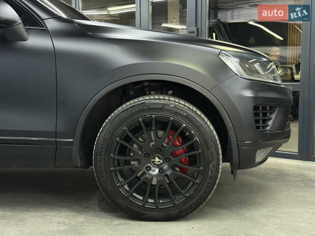 Черный Фольксваген Туарег, объемом двигателя 3 л и пробегом 162 тыс. км за 32900 $, фото 4 на Automoto.ua