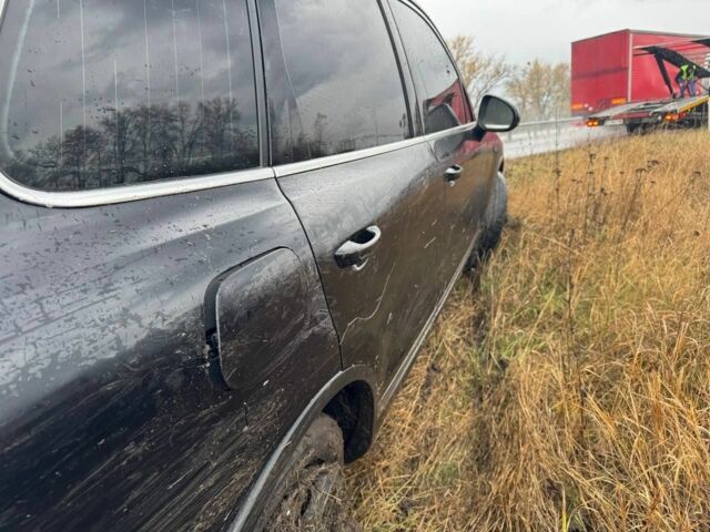 Черный Фольксваген Туарег, объемом двигателя 3 л и пробегом 238 тыс. км за 16000 $, фото 2 на Automoto.ua