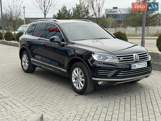 Черный Фольксваген Туарег, объемом двигателя 2.97 л и пробегом 131 тыс. км за 31000 $, фото 16 на Automoto.ua