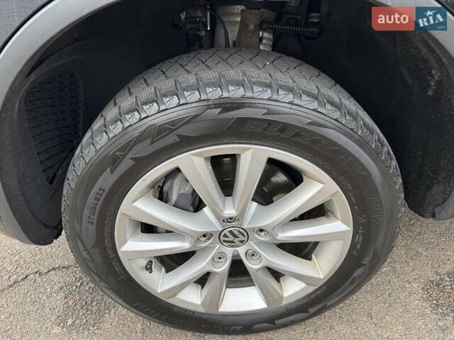 Черный Фольксваген Туарег, объемом двигателя 2.97 л и пробегом 278 тыс. км за 23990 $, фото 15 на Automoto.ua