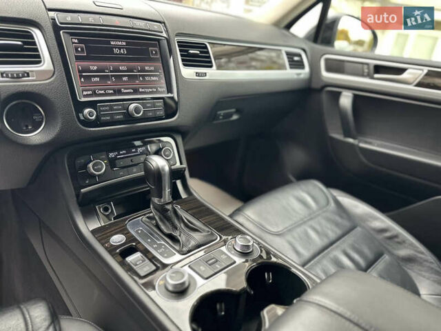 Черный Фольксваген Туарег, объемом двигателя 2.97 л и пробегом 253 тыс. км за 24999 $, фото 17 на Automoto.ua