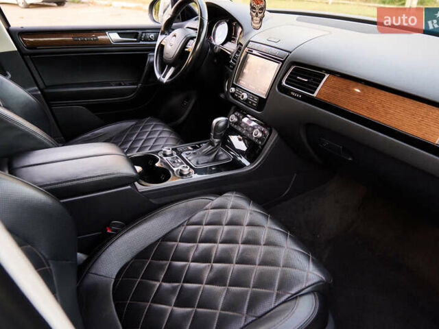 Черный Фольксваген Туарег, объемом двигателя 2.97 л и пробегом 259 тыс. км за 29700 $, фото 34 на Automoto.ua