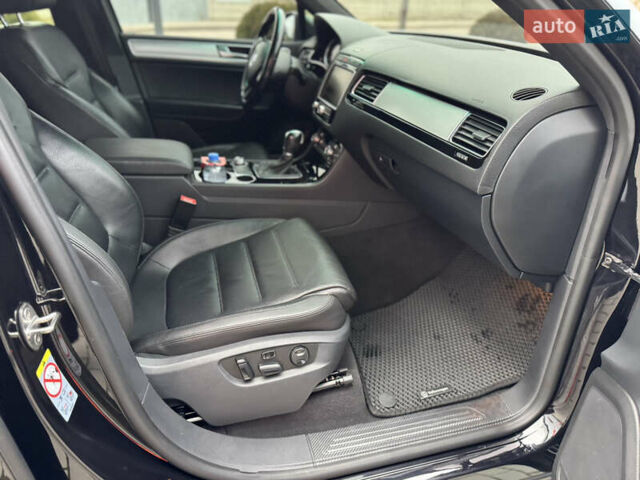 Черный Фольксваген Туарег, объемом двигателя 2.97 л и пробегом 131 тыс. км за 31000 $, фото 6 на Automoto.ua