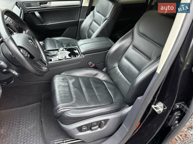 Чорний Фольксваген Туарег, об'ємом двигуна 3 л та пробігом 123 тис. км за 34900 $, фото 34 на Automoto.ua