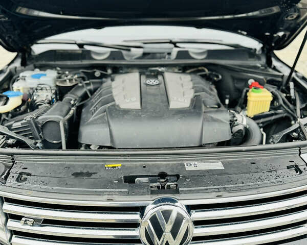 Чорний Фольксваген Туарег, об'ємом двигуна 3 л та пробігом 253 тис. км за 29700 $, фото 18 на Automoto.ua