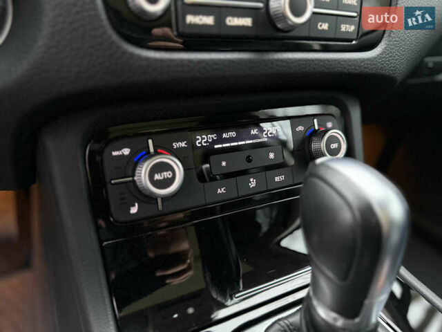 Чорний Фольксваген Туарег, об'ємом двигуна 3 л та пробігом 123 тис. км за 34900 $, фото 40 на Automoto.ua