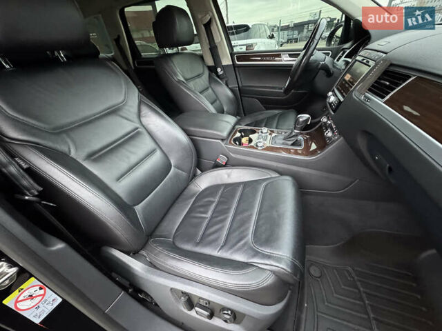 Черный Фольксваген Туарег, объемом двигателя 2.97 л и пробегом 278 тыс. км за 23990 $, фото 49 на Automoto.ua