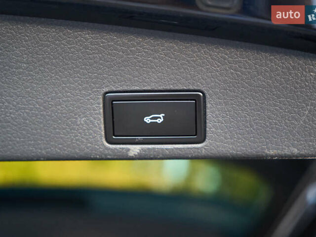 Черный Фольксваген Туарег, объемом двигателя 2.97 л и пробегом 259 тыс. км за 29700 $, фото 30 на Automoto.ua