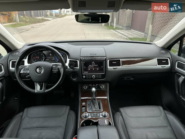 Чорний Фольксваген Туарег, об'ємом двигуна 3 л та пробігом 218 тис. км за 26800 $, фото 11 на Automoto.ua