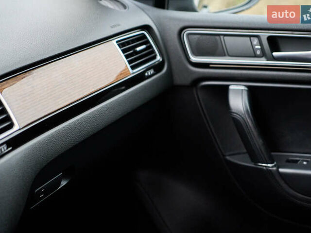 Черный Фольксваген Туарег, объемом двигателя 2.97 л и пробегом 259 тыс. км за 29700 $, фото 24 на Automoto.ua