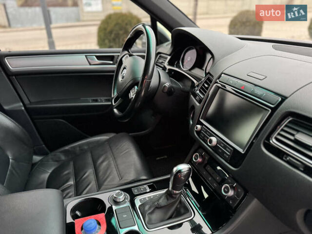 Черный Фольксваген Туарег, объемом двигателя 2.97 л и пробегом 131 тыс. км за 31000 $, фото 22 на Automoto.ua