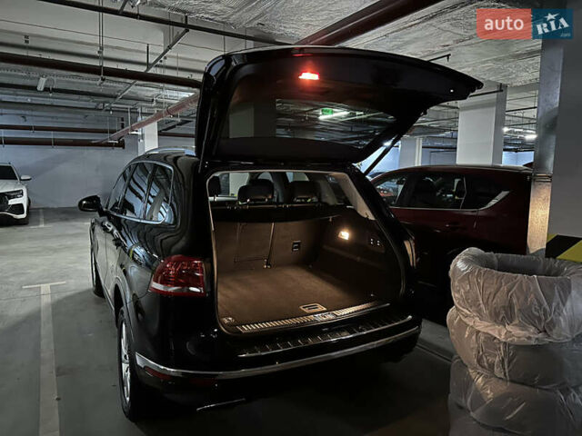 Чорний Фольксваген Туарег, об'ємом двигуна 3 л та пробігом 218 тис. км за 26800 $, фото 18 на Automoto.ua