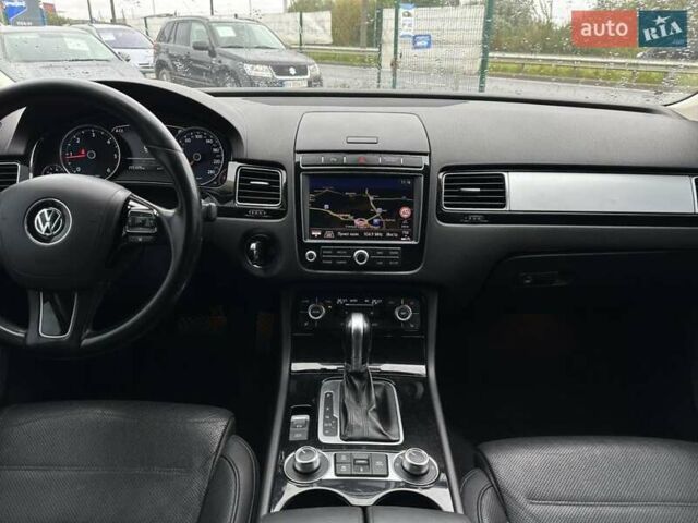 Чорний Фольксваген Туарег, об'ємом двигуна 3 л та пробігом 271 тис. км за 23900 $, фото 15 на Automoto.ua