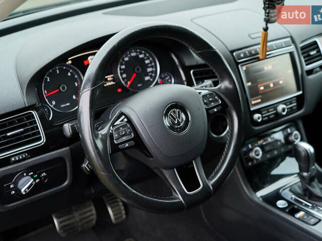 Черный Фольксваген Туарег, объемом двигателя 2.97 л и пробегом 259 тыс. км за 29700 $, фото 17 на Automoto.ua