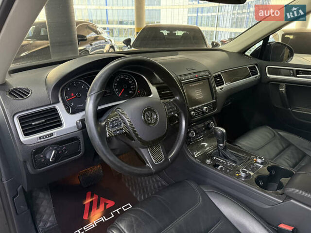 Черный Фольксваген Туарег, объемом двигателя 3 л и пробегом 162 тыс. км за 32900 $, фото 20 на Automoto.ua
