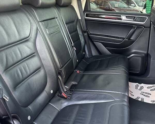 Чорний Фольксваген Туарег, об'ємом двигуна 3 л та пробігом 233 тис. км за 23900 $, фото 19 на Automoto.ua