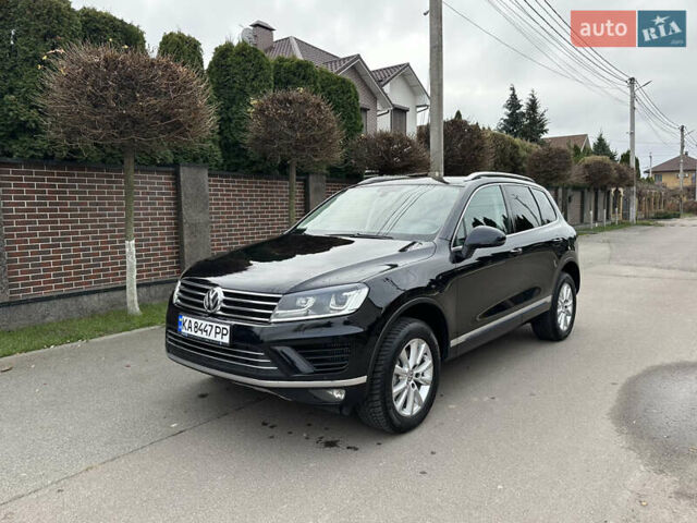 Чорний Фольксваген Туарег, об'ємом двигуна 3 л та пробігом 218 тис. км за 26800 $, фото 1 на Automoto.ua