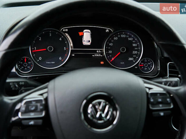 Черный Фольксваген Туарег, объемом двигателя 2.97 л и пробегом 259 тыс. км за 29700 $, фото 19 на Automoto.ua