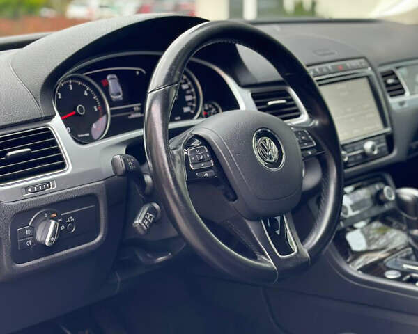 Чорний Фольксваген Туарег, об'ємом двигуна 2.97 л та пробігом 253 тис. км за 25500 $, фото 13 на Automoto.ua