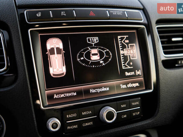 Черный Фольксваген Туарег, объемом двигателя 2.97 л и пробегом 259 тыс. км за 29700 $, фото 29 на Automoto.ua