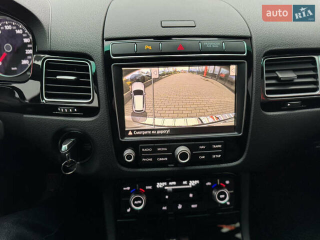 Черный Фольксваген Туарег, объемом двигателя 2.97 л и пробегом 131 тыс. км за 31000 $, фото 24 на Automoto.ua