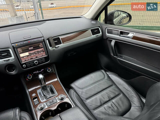 Черный Фольксваген Туарег, объемом двигателя 2.97 л и пробегом 278 тыс. км за 23990 $, фото 42 на Automoto.ua