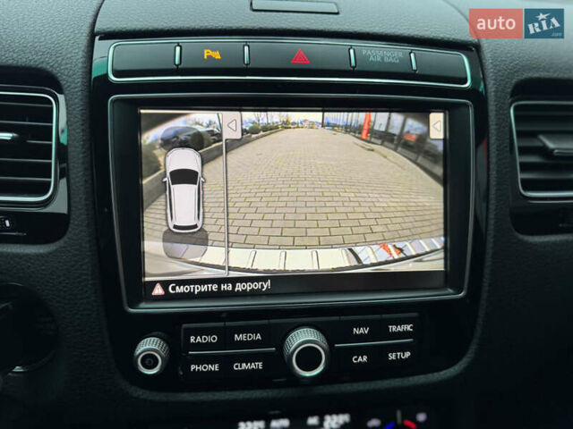 Черный Фольксваген Туарег, объемом двигателя 2.97 л и пробегом 131 тыс. км за 31000 $, фото 25 на Automoto.ua