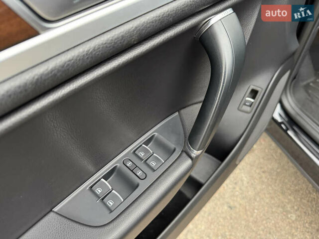 Черный Фольксваген Туарег, объемом двигателя 2.97 л и пробегом 278 тыс. км за 23990 $, фото 22 на Automoto.ua