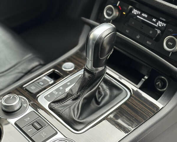 Чорний Фольксваген Туарег, об'ємом двигуна 2.97 л та пробігом 253 тис. км за 25500 $, фото 17 на Automoto.ua